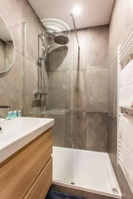 Montmartre/Seveste : Magnifique Appartement 2Br Paris